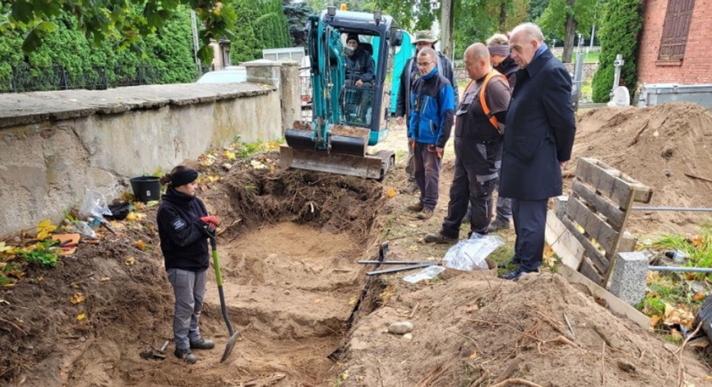 Suvalkų kapinėse ieškoma palaidotų Lietuvos partizanų palaikų