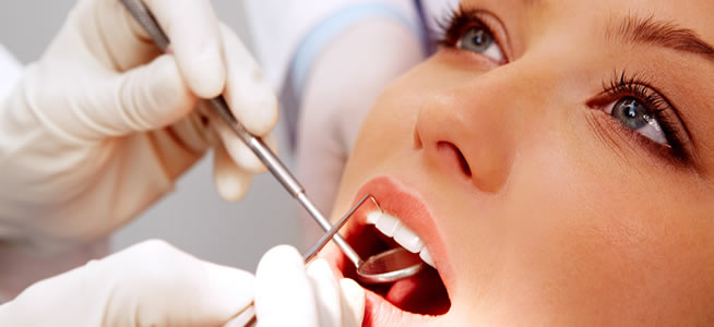 Ką svarbu žinoti prieš pasiryžtant dantų implantų operacijai?