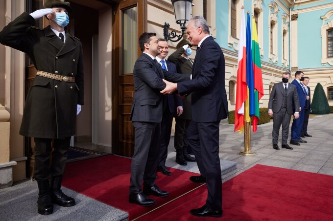 Ukrainos Prezidentas Volodymyras Zelenskis padėkojo Lietuvai už paramą