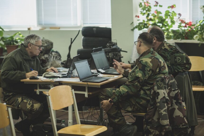 KAM stiprina pasirengimą visuotinei gynybai ir bendradarbiavimą su nevyriausybinėmis organizacijomis KAM stiprina pasirengimą visuotinei gynybai ir bendradarbiavimą su nevyriausybinėmis organizacijomis