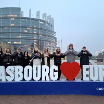 Euroskola Strasbūre – gyva demokratijos pamoka Lietuvos gimnazistams Euroskola Strasbūre – gyva demokratijos pamoka Lietuvos gimnazistams
