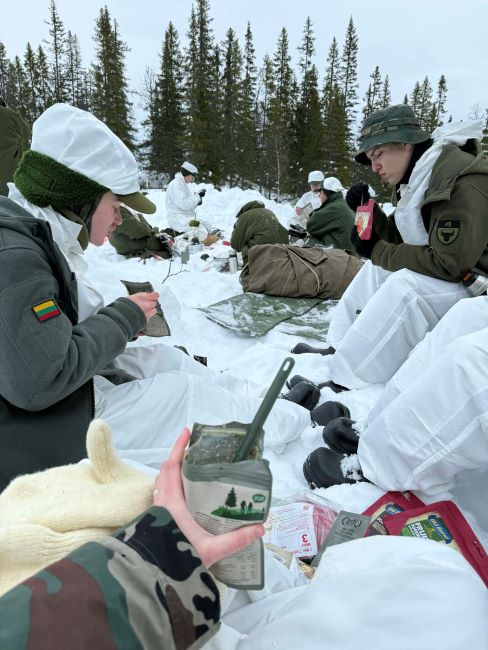 Žiemos atostogas beveik 1000 moksleivių leidžia Šaulių sąjungos stovyklose Žiemos atostogas beveik 1000 moksleivių leidžia Šaulių sąjungos stovyklose